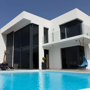 luxo-e-conforto.madeira-islandshotels.com/
